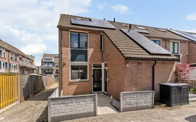 Hoekwoning te koop: J. Sasboutstraat 36, Centrum-Zuid Spijkenisse
