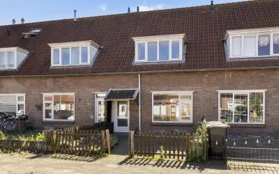 Terraced house for sale: J van der Veenstraat 34, Zuid Hoogeveen