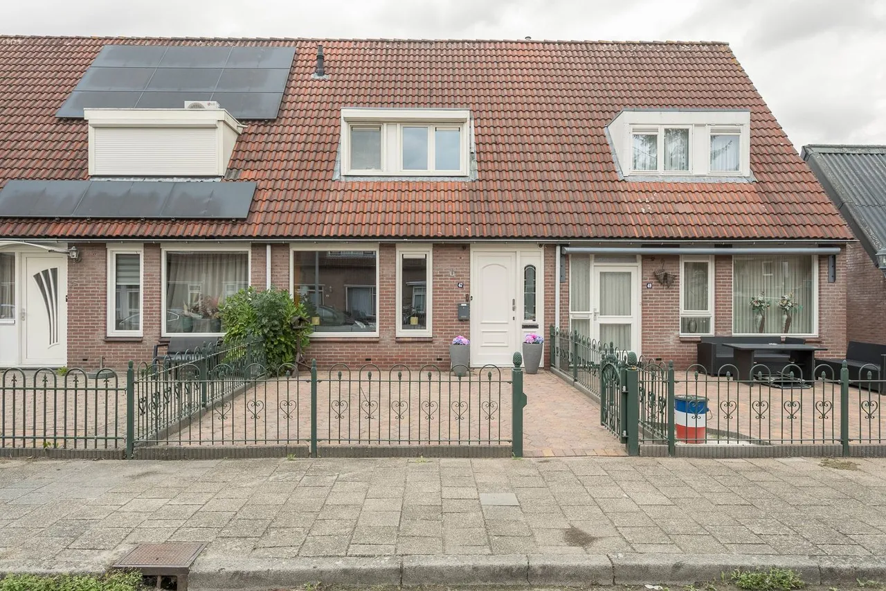 Tussenwoning te koop: J van der Veenstraat 47, Hoogeveen