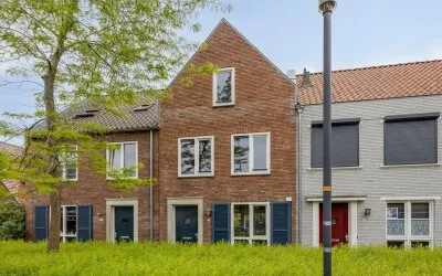 Terraced house for sale: J van Oldenbarneveldtstr 38, Zaltbommel Vergt en omgeving Zaltbommel