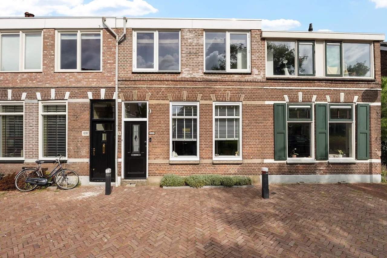 Tussenwoning te koop: J.W.C. Bloemstraat 21, Alphen Aan Den Rijn