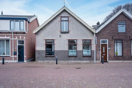 Tussenwoning te koop: J.W.C. Bloemstraat 41, Alphen Aan Den Rijn