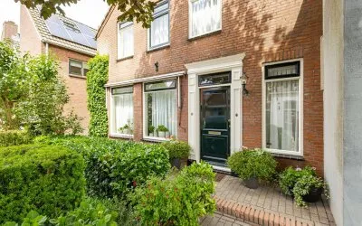Semi-detached for sale: J.W. van Puttestraat 16, Ameide oude kern Ameide