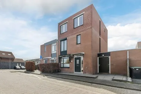 Tussenwoning te koop: J. Kruijverstraat 63, Zaandam