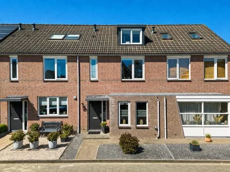 Tussenwoning te koop: J. van Zantenstraat 18, Beusichem Beusichem