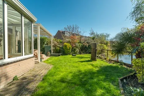 Tussenwoning te koop: J.C. van der Lansstraat 33, Houtwijk 'S-Gravenhage