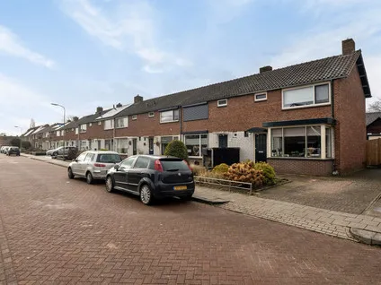 Hoekwoning te koop: J.D. Van Der Waalsstraat 35, Eerbeekse Enk Eerbeek