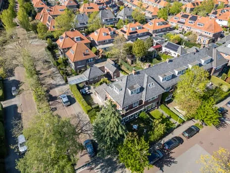 Hoekwoning te koop: J.H. van 't Hoffweg 1A, Donderstraat Bussum