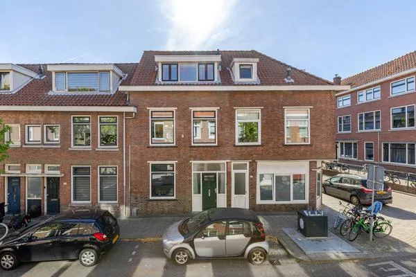 Tussenwoning te koop: J A Alberdingk Thijmstraat 52, Schrijversbuurt Schiedam