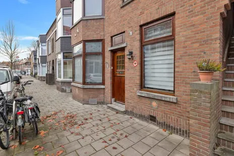 Tussenwoning te koop: J A Alberdingk Thijmstraat 73, Schrijversbuurt Schiedam
