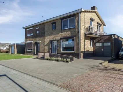 Tussenwoning te koop: Jabeekerstraat 16, Schinveld Schinveld