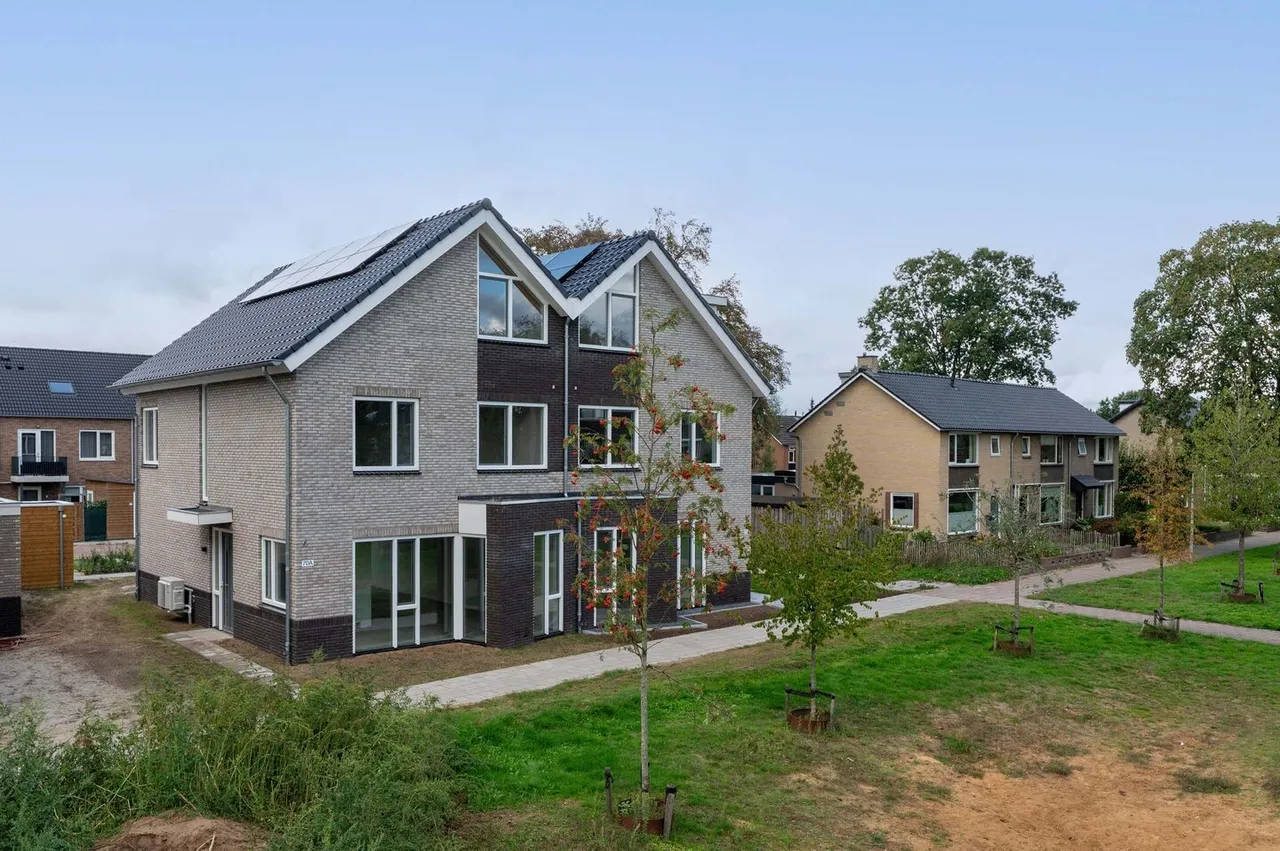 Twee-onder-één-kap te koop: Jac Catsstraat 70A, Putten