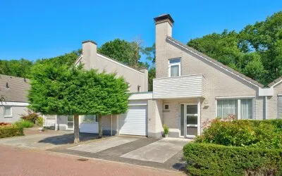 Tussenwoning te koop: Jachterf 14, Vijverhof Vught