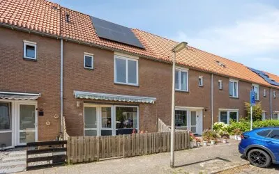 Tussenwoning te koop: Jachtwagenstraat 139, Overlanderstraat en omgeving Purmerend