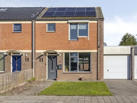 Tussenwoning te koop: Jacintastraat 40, Graauw