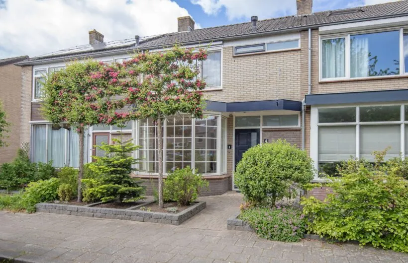 Tussenwoning te koop: Jacob catslaan 4, Woudenberg