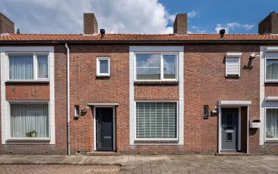 Tussenwoning te koop: Jacob Lemairestraat 8, Zeeheldenbuurt Tilburg