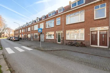 Tussenwoning te koop: Jacob Marisstraat 130, Jacob Marisstraat en omgeving Dordrecht