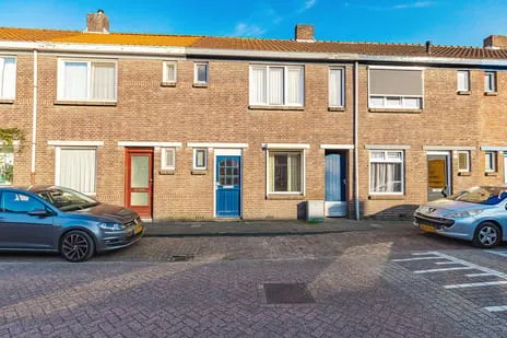 Tussenwoning te koop: Jacob Roggeveenstraat 12, Zeeheldenbuurt Tilburg