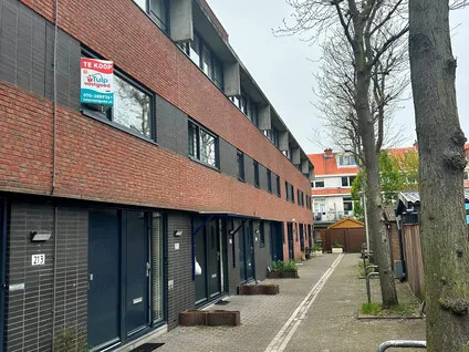 Tussenwoning te koop: Jacob Schorerlaan 215, Groente- en Fruitmarkt 'S-Gravenhage