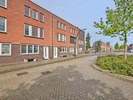 Tussenwoning te koop: Jacob Van Heemskercklaan 63, Het Balkon Maassluis