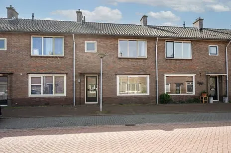 Tussenwoning te koop: Jacob van Heemskerkstraat 5, Westereng Huizen