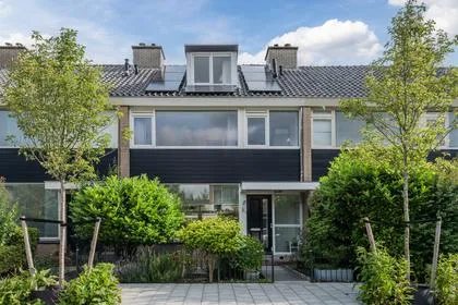 Tussenwoning te koop: Jacob van Ruysdaellaan 5, Schildersbuurt Oegstgeest
