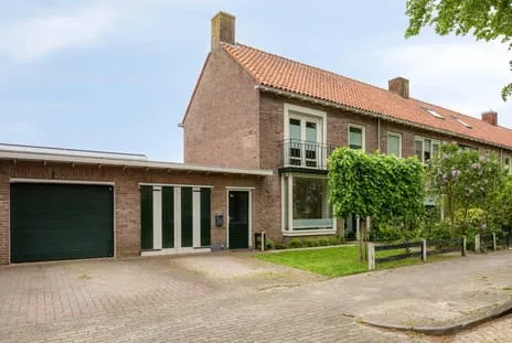 Tussenwoning te koop: Jacob Catslaan 11, Schrijversbuurt Deventer