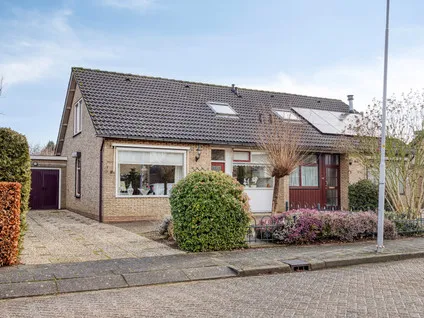 Twee-onder-één-kap te koop: Jacob Catsstraat 5, Kesteren
