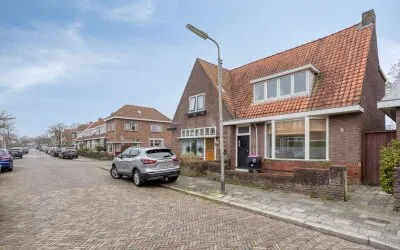 Twee-onder-één-kap te koop: Jacob Marisstraat 32, Julianapark Leeuwarden