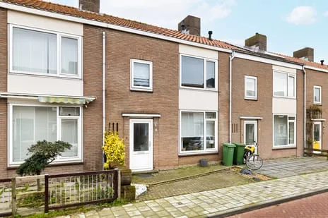 Tussenwoning te koop: Jacob van Ruijsdaellaan 15, Bloemenlaan e.o. West Vlissingen