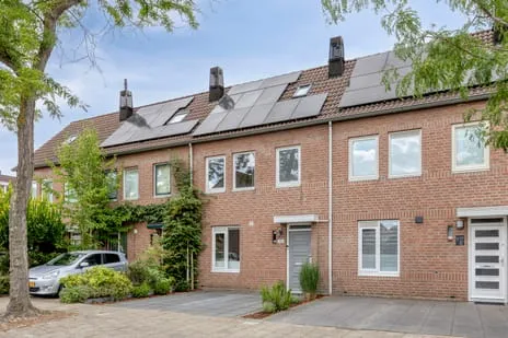 Tussenwoning te koop: Jacobus Deckersstraat 111, Eliasterrein, Vonderkwartier Eindhoven