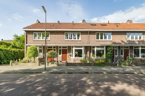 Tussenwoning te koop: Jacobus Reviusstraat 17, Zwolseweg Deventer