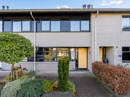 Tussenwoning te koop: Jacques Tatilaan 143, Almere