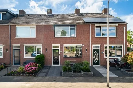 Tussenwoning te koop: Jade 4, Edelstenenwijk 'S-Gravenzande