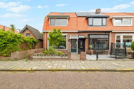 Hoekwoning te koop: Jan Blankenstraat 1, Geleerdenbuurt Den Helder