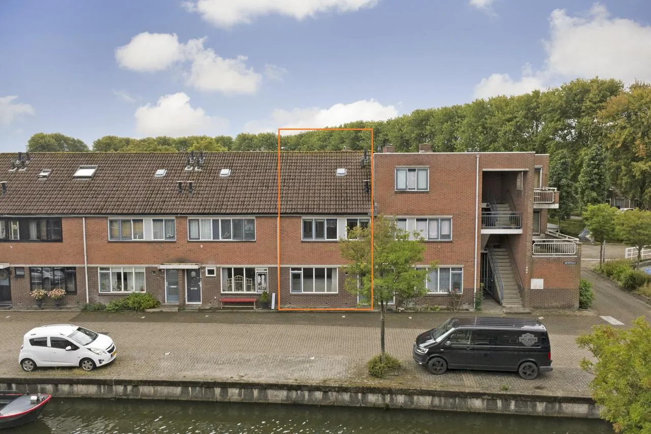 Tussenwoning te koop: Jan Gooskaai 33, Enkhuizen