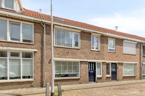 Tussenwoning te koop: Jan Maurits van Nassaustraat 9, Armhoef Zuid Tilburg