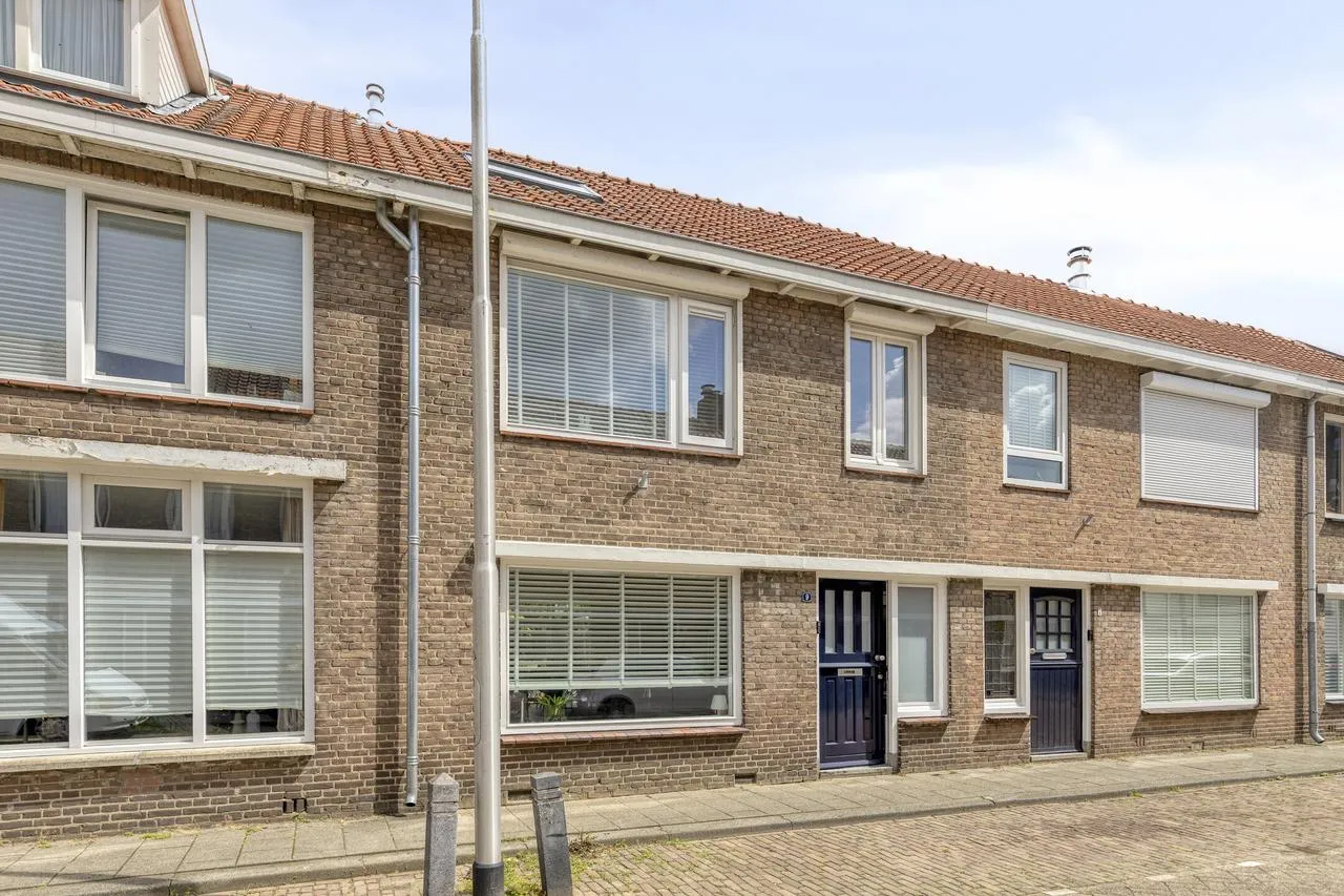 Tussenwoning te koop: Jan Maurits van Nassaustraat 9, Tilburg