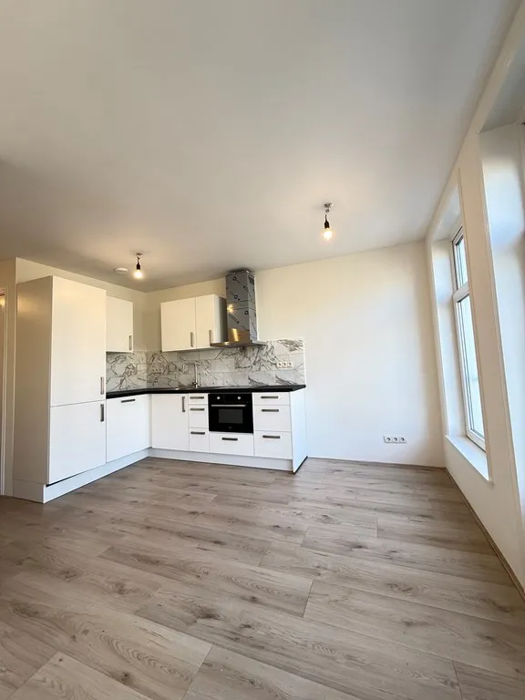 Studio te huur: Jan Pieter Heijestraat 117-1, Amsterdam