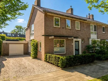 Twee-onder-één-kap te huur: Jan Scheplaan 12, Dijnselburg Zeist