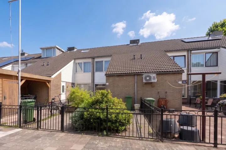Terraced house for sale: Jan Sluiterstraat 15, Volendam-Blokgouw 1 en 2 Volendam