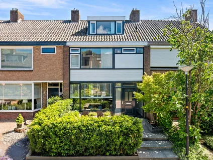 Tussenwoning te koop: Jan Sluytersstraat 4, Sluispolder Oost Maassluis