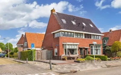 Hoekwoning te koop: Jan Stapertlaan 1, Franeker Stationsbuurt Franeker
