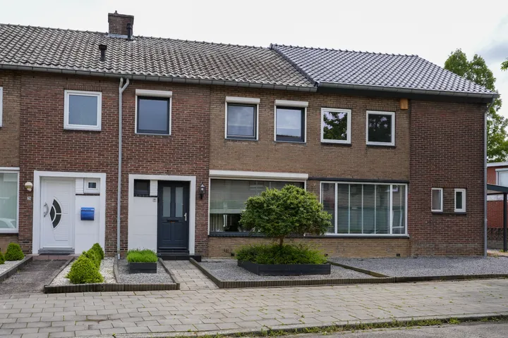 Tussenwoning te koop: Jan Steenstraat 31, Kluis Geleen