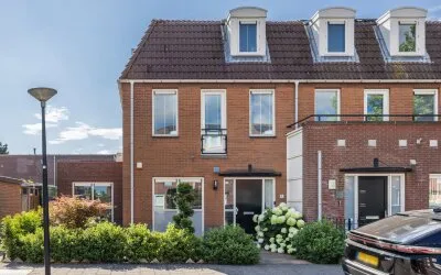 Hoekwoning te koop: Jan Stoorvogelstraat 1, Kapelpolder Maassluis