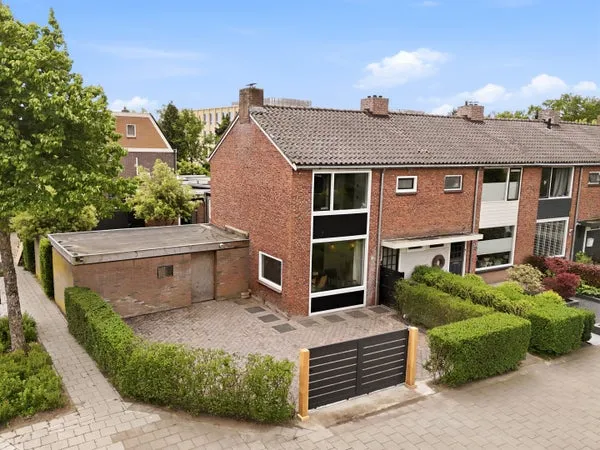 Corner house for sale: Jan Th. Tooroplaan 155, Reehorst Ede