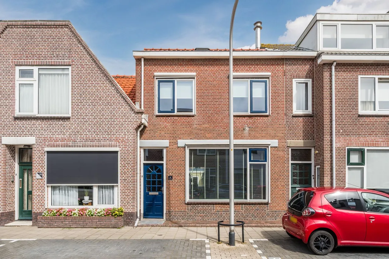 Tussenwoning te koop: Jan Tooropstraat 52, Katwijk (Zh)