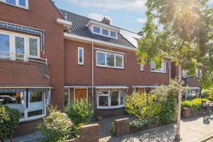 Tussenwoning te koop: Jan van Arkelstraat 4, Kampen-Zuid Kampen