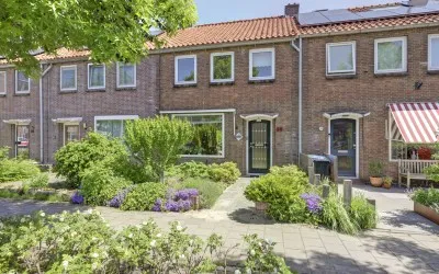 Terraced house for sale: Jan van Beaumontstraat 60, Ouwe Gouwe Gouda